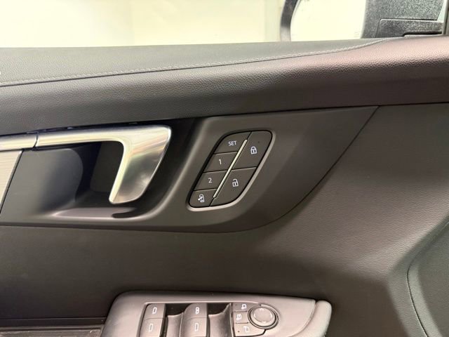 Used 2025 Buick Enclave Preferred w/ Power Package FWD image 13