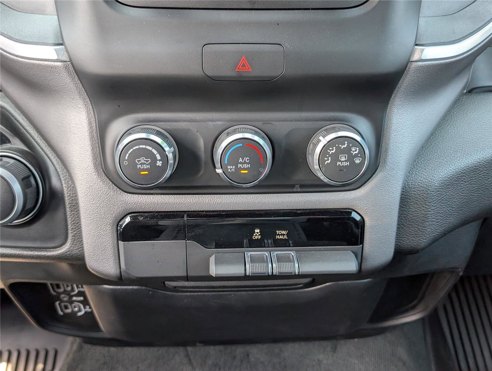 Used 2022 RAM 1500 Big Horn AWD/4WD image 24