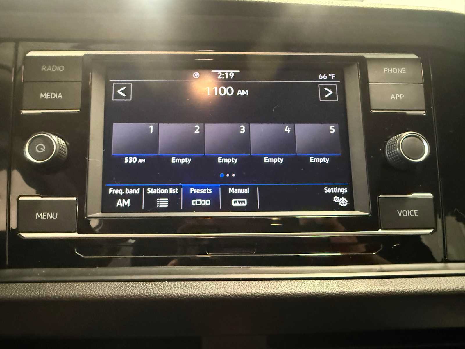 Certified 2023 Volkswagen Jetta S FWD image 32