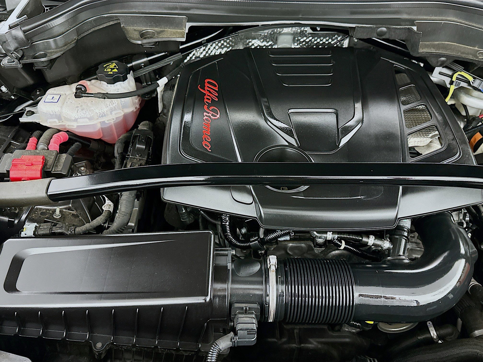 Used 2022 Alfa Romeo Stelvio Veloce image 27