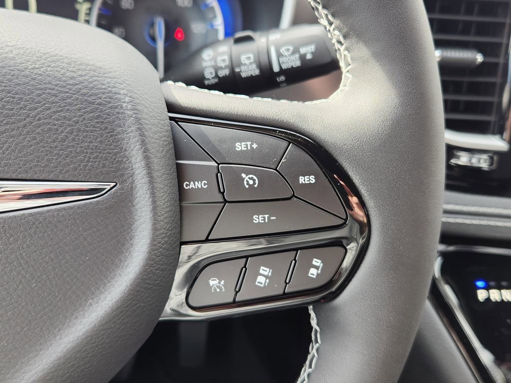 New 2026 Chrysler Pacifica Select w/ S Appearance Package image 19