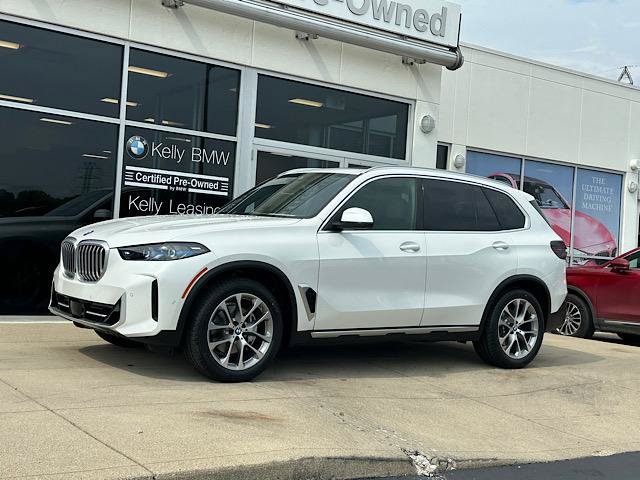 Used 2024 BMW X5 xDrive40i w/ Premium Package AWD/4WD image 4