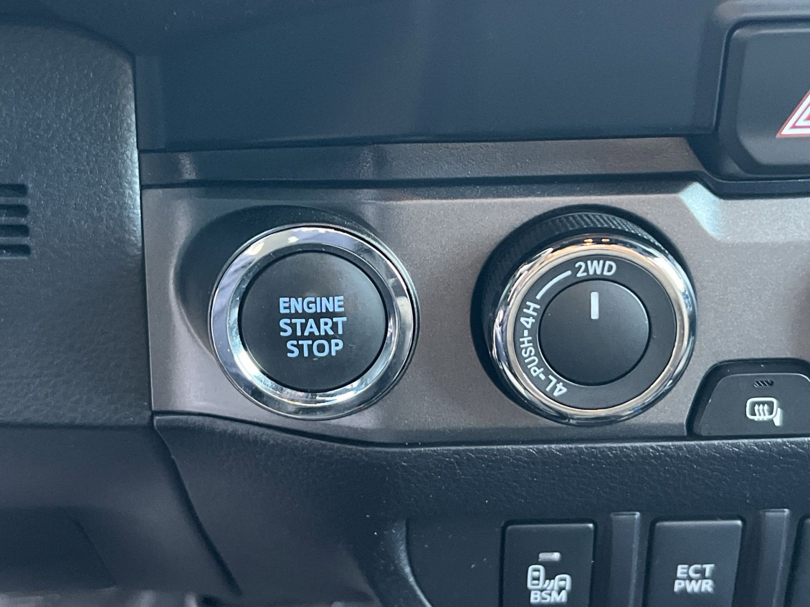 Used 2023 Toyota Tacoma TRD Sport image 28