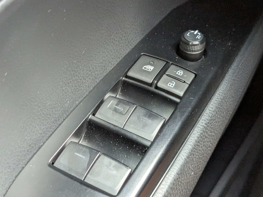 Used 2025 Toyota Camry SE FWD image 22