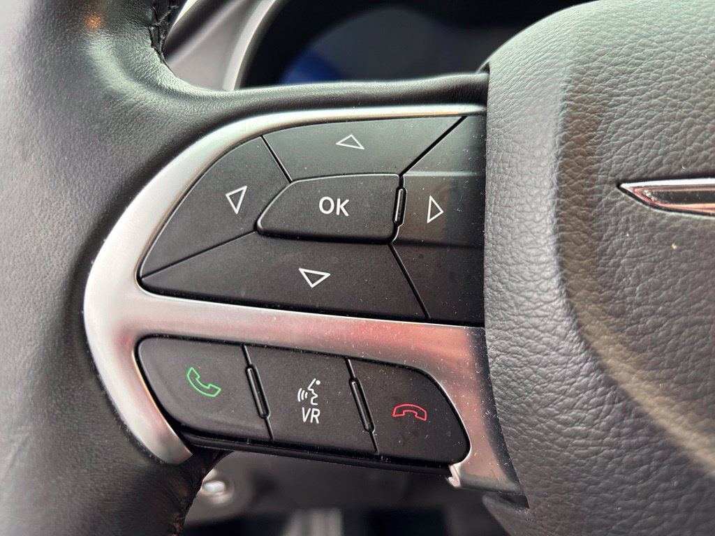 Used 2015 Chrysler 200 Limited w/ Convenience Group FWD image 20