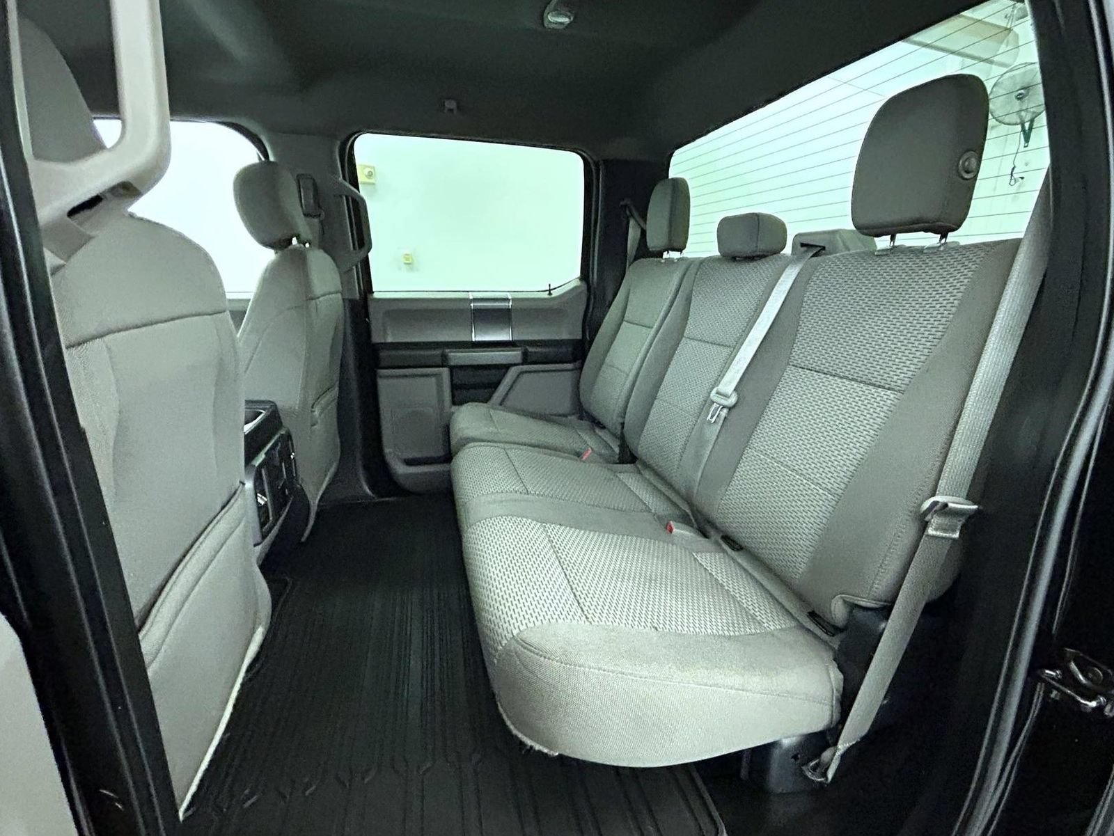Used 2018 Ford F150 XLT w/ Equipment Group 302A Luxury AWD/4WD image 19