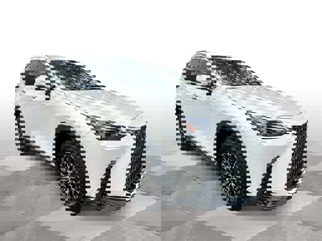 Used 2024 Lexus NX 250 FWD image 2