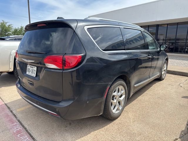 Used 2018 Chrysler Pacifica Touring-L Plus w/ Advanced Safetytec Group FWD image 3