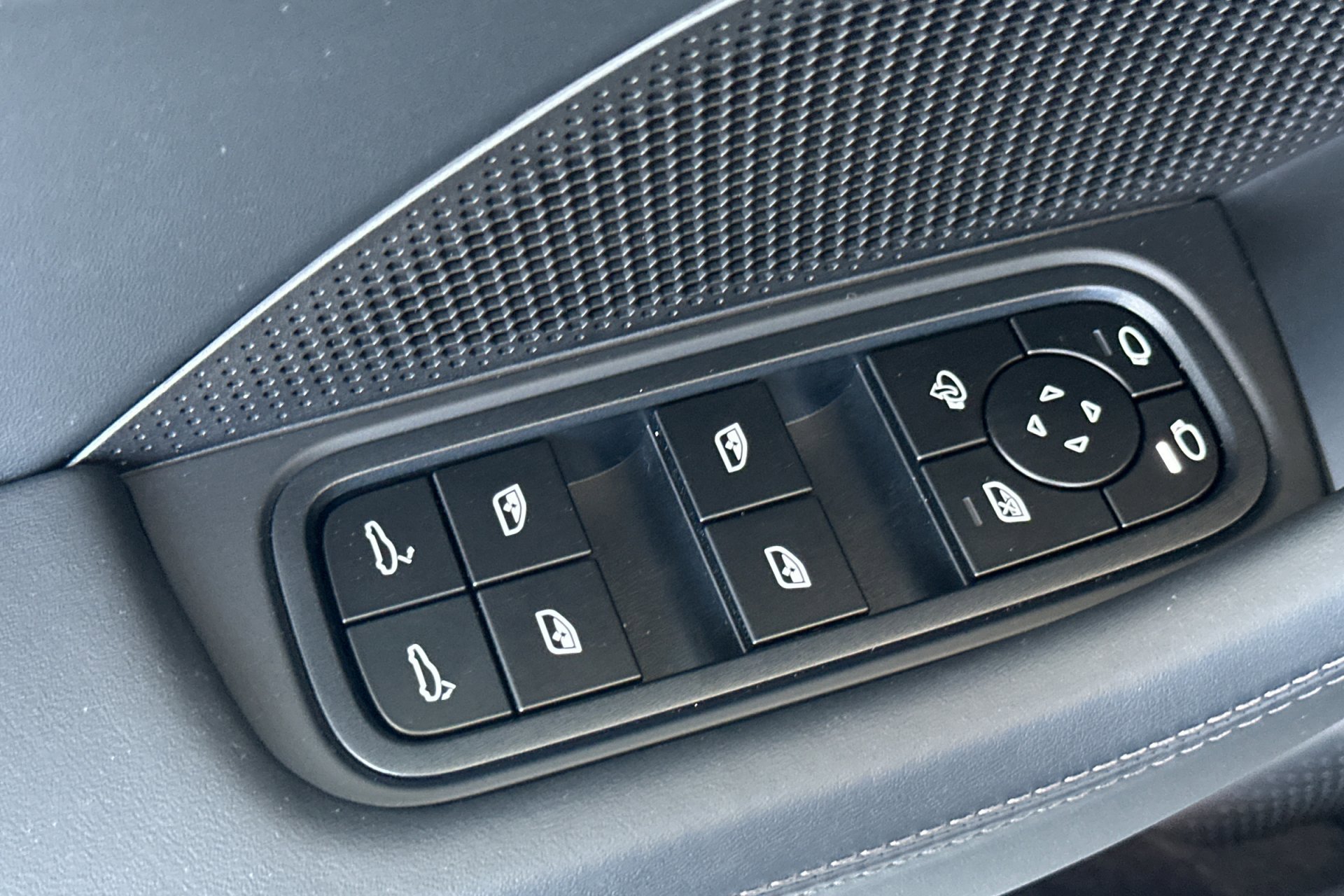 New 2025 Porsche Panamera image 13