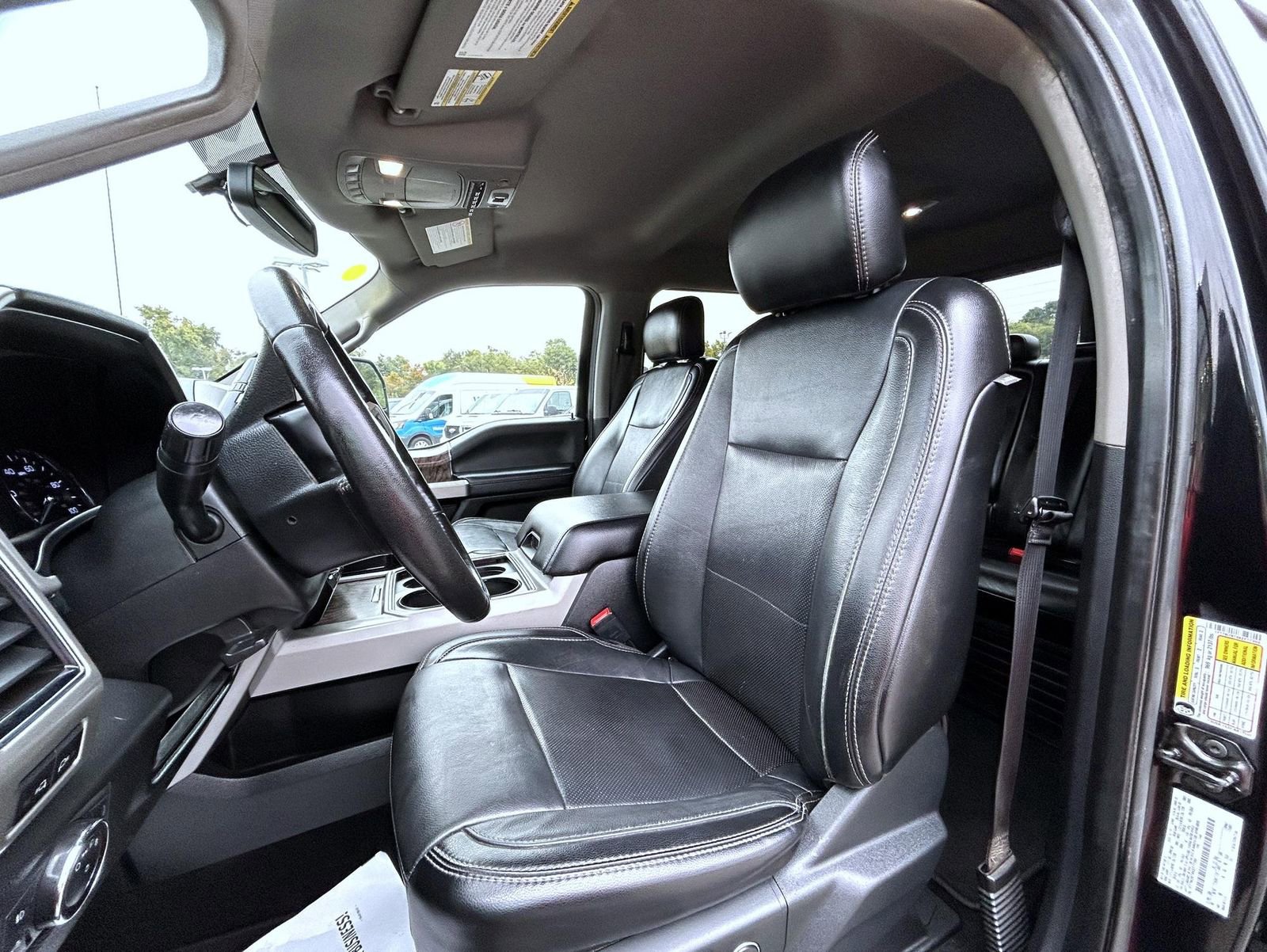 Used 2019 Ford F250 Lariat w/ Chrome Package image 11