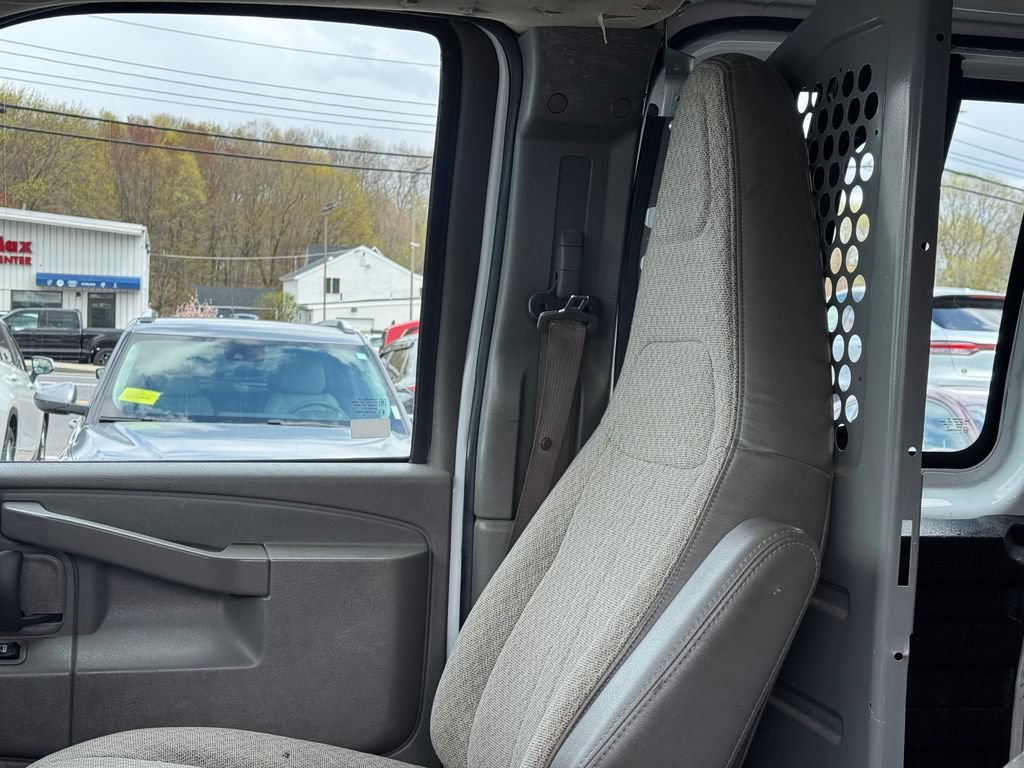 Used 2021 Chevrolet Express 2500 w/ Driver Convenience Package RWD image 19