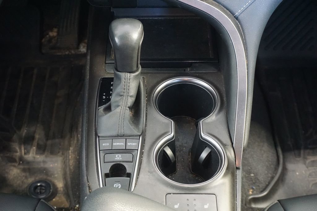 Used 2023 Toyota Camry SE w/ Cold Weather Package image 21
