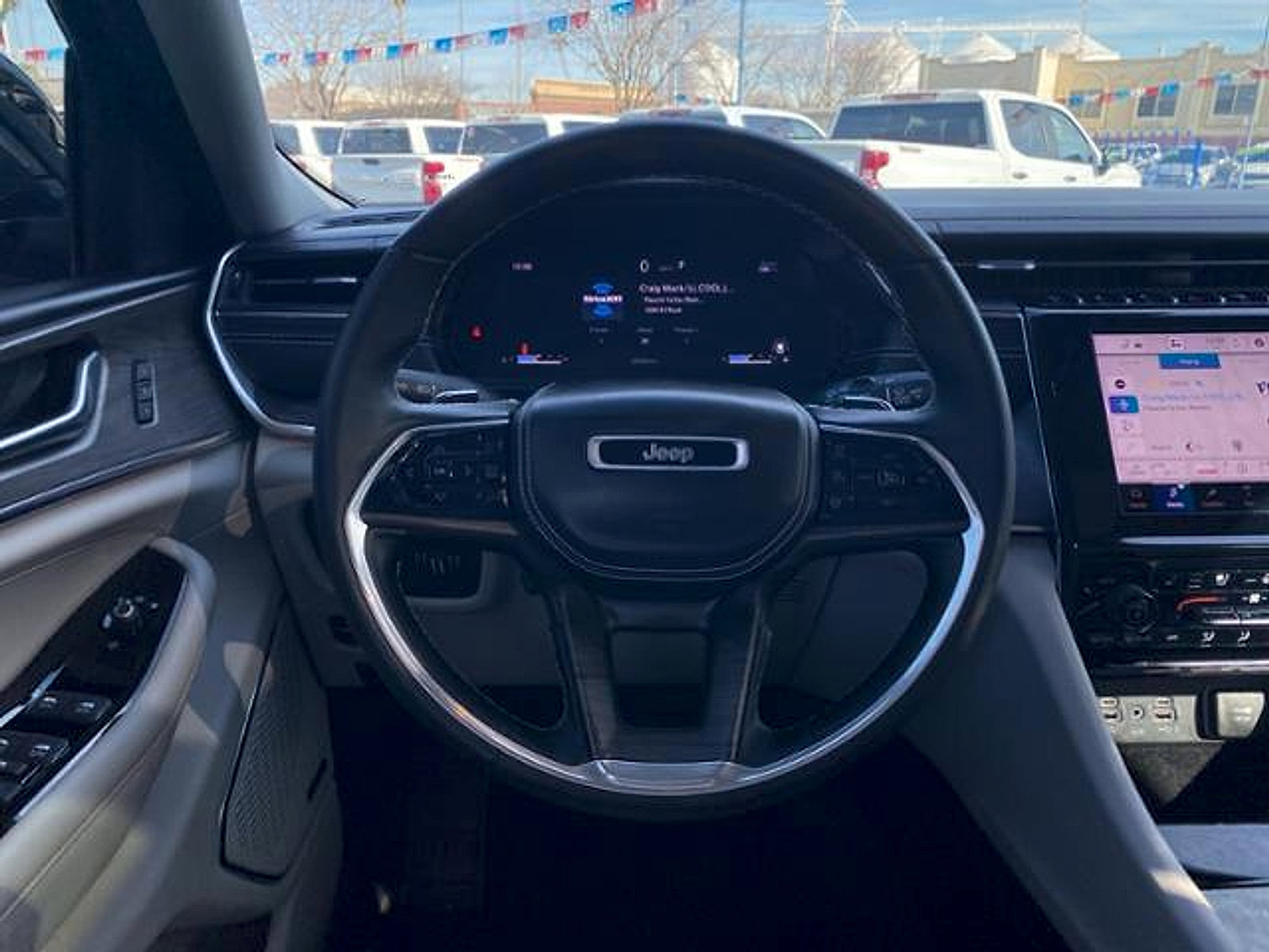 Used 2022 Jeep Grand Cherokee Overland RWD image 26