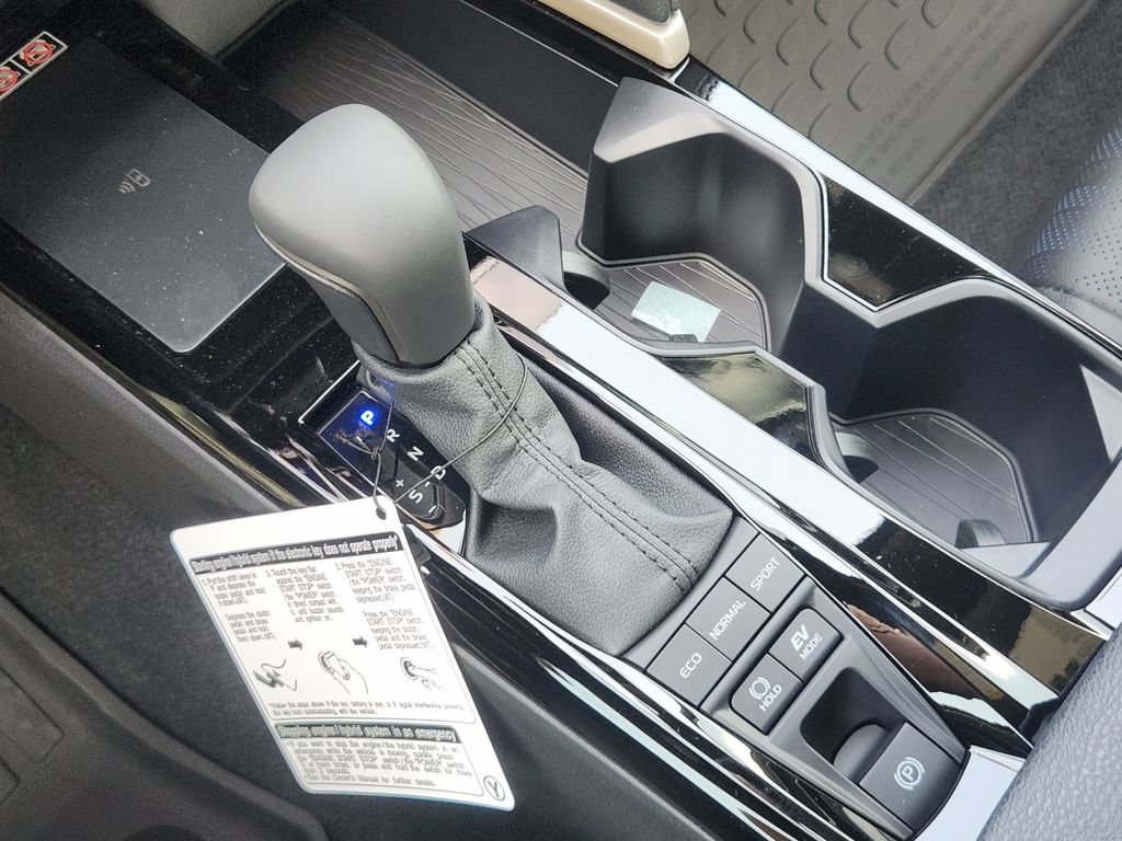 New 2026 Toyota Camry Hybrid FWD image 20