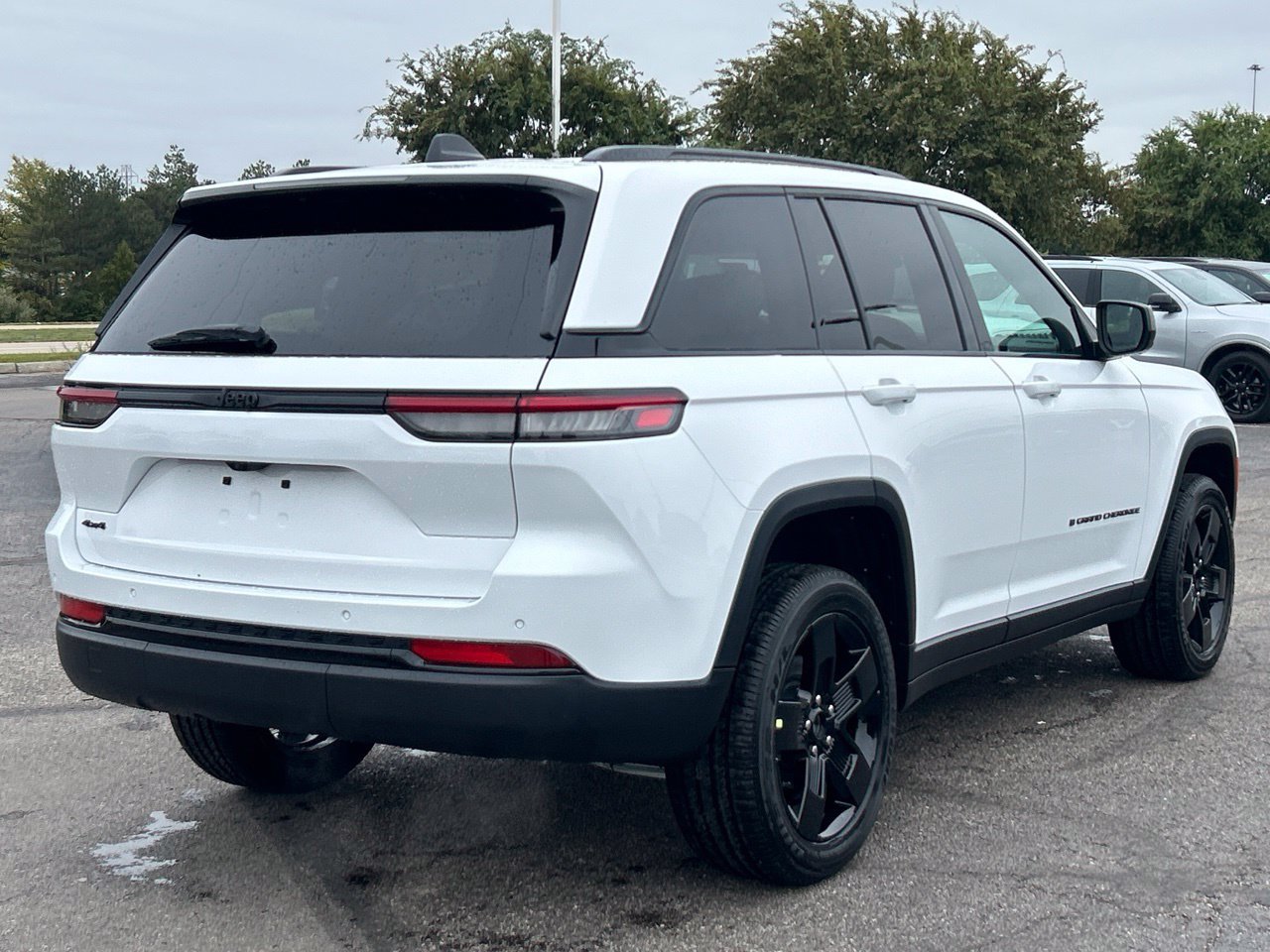 New 2027 Jeep Grand Cherokee Laredo X AWD/4WD image 3
