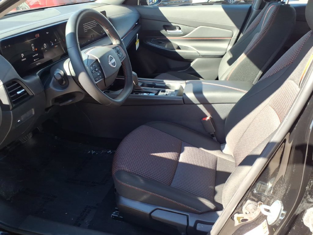 Certified 2026 Nissan Sentra SR w/ Floor Mat Package FWD image 14