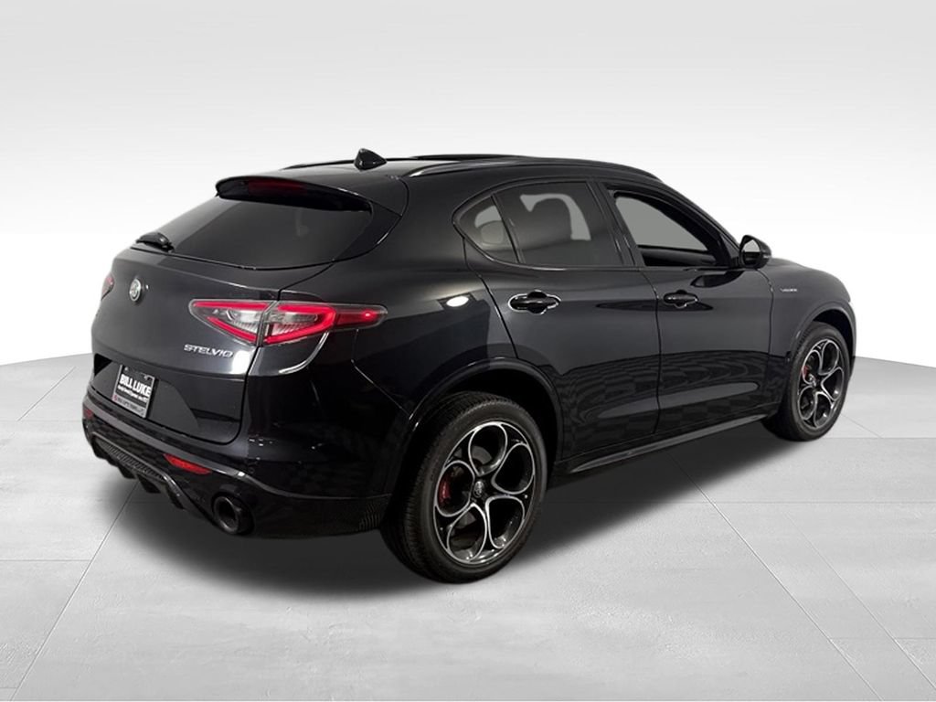 Used 2024 Alfa Romeo Stelvio Veloce AWD/4WD image 8