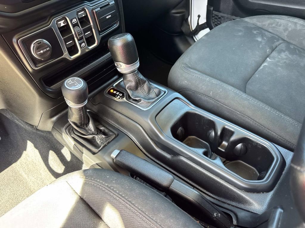 Used 2021 Jeep Gladiator Sport AWD/4WD image 28
