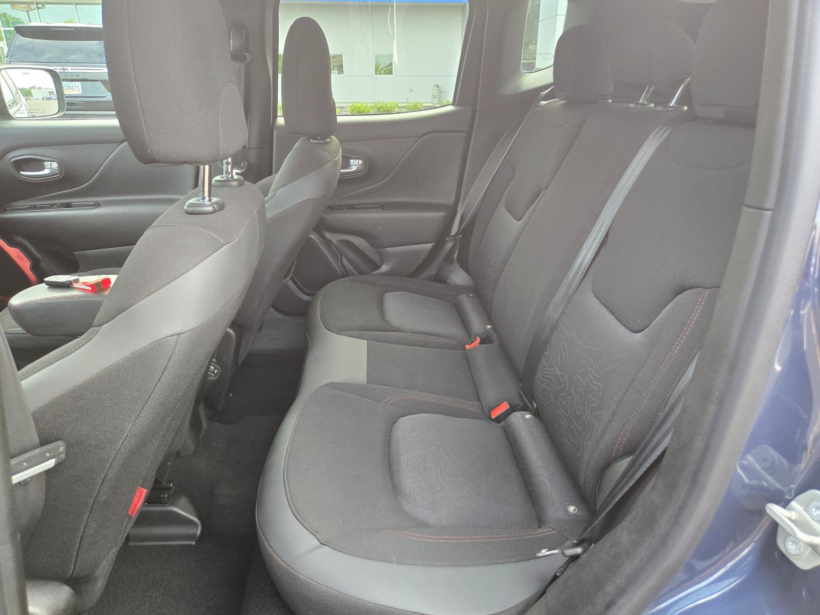 Used 2023 Jeep Renegade Trailhawk AWD/4WD image 18