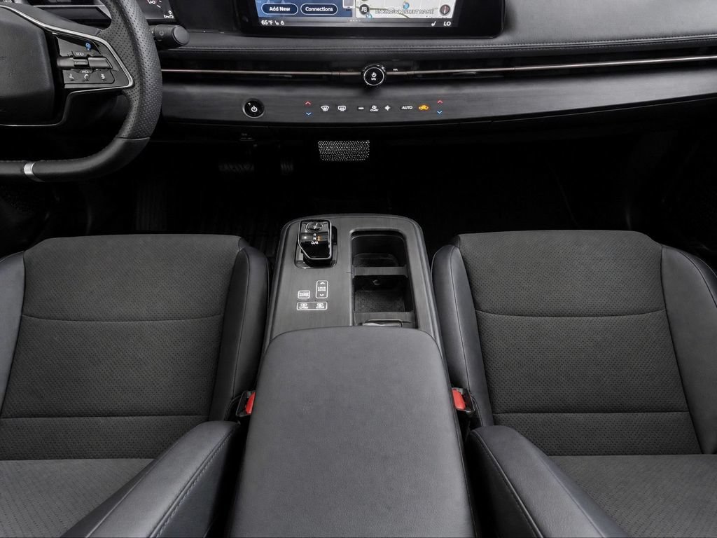 Used 2024 Nissan Ariya AWD image 28