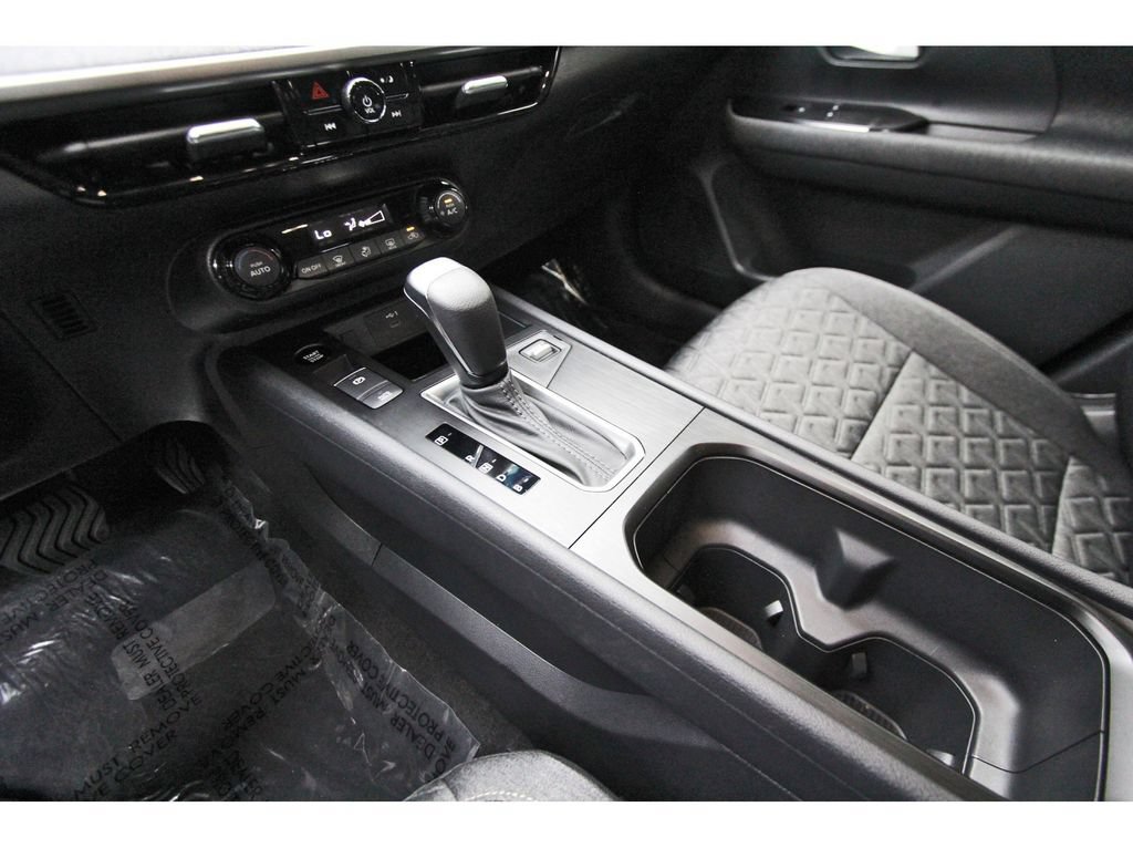 Used 2026 Nissan Kicks SV FWD image 26