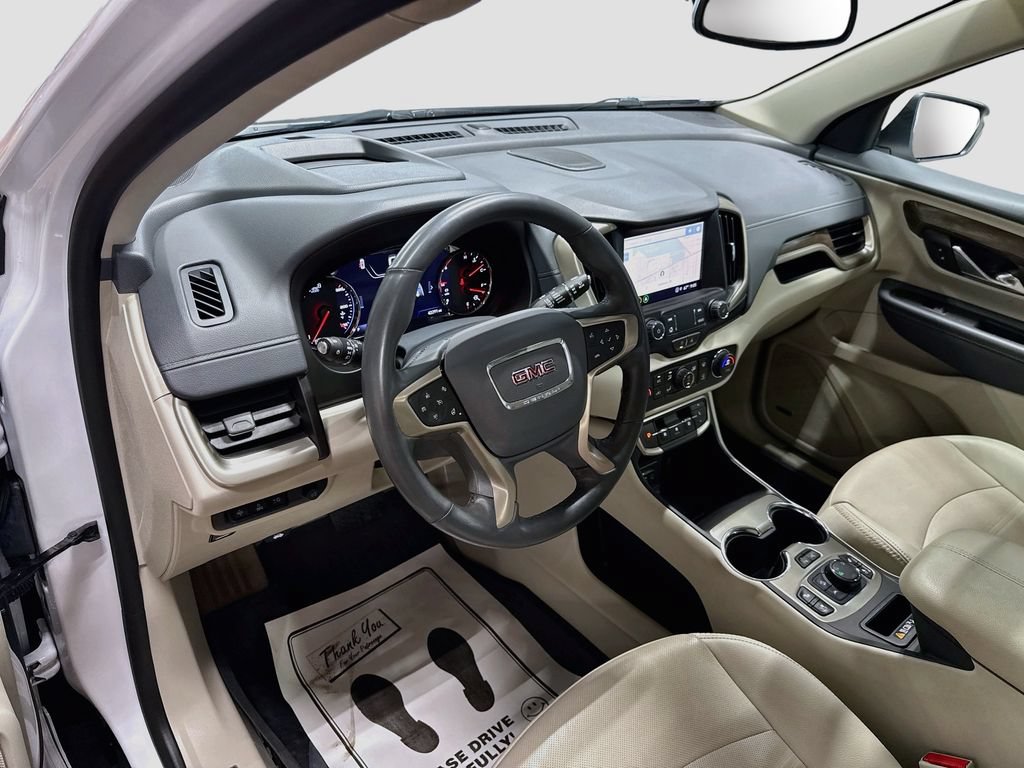 Used 2024 GMC Terrain Denali w/ Denali Premium Package AWD/4WD image 9