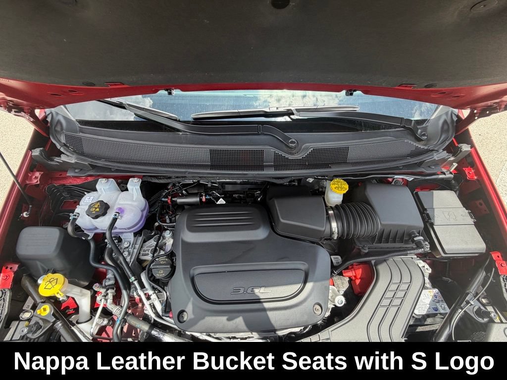 New 2027 Chrysler Pacifica Limited FWD image 33