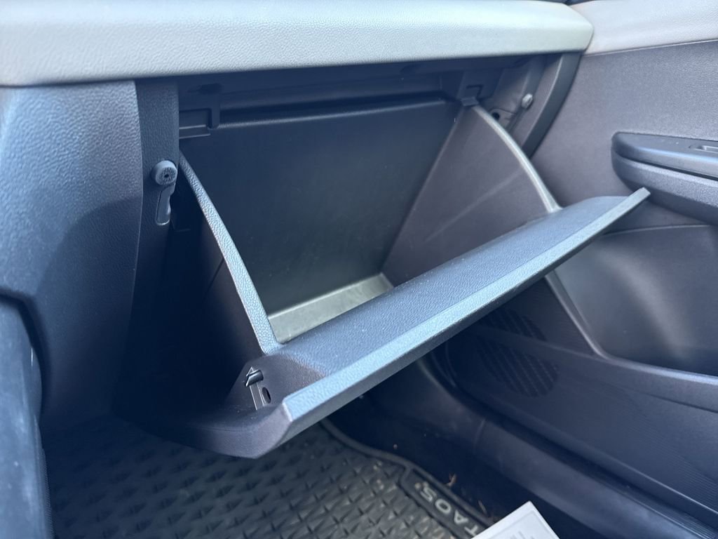 Certified 2022 Volkswagen Taos SE image 39