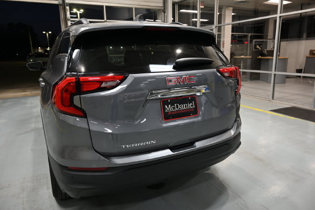 Used 2021 GMC Terrain SLE w/ Driver Convenience Package FWD image 6