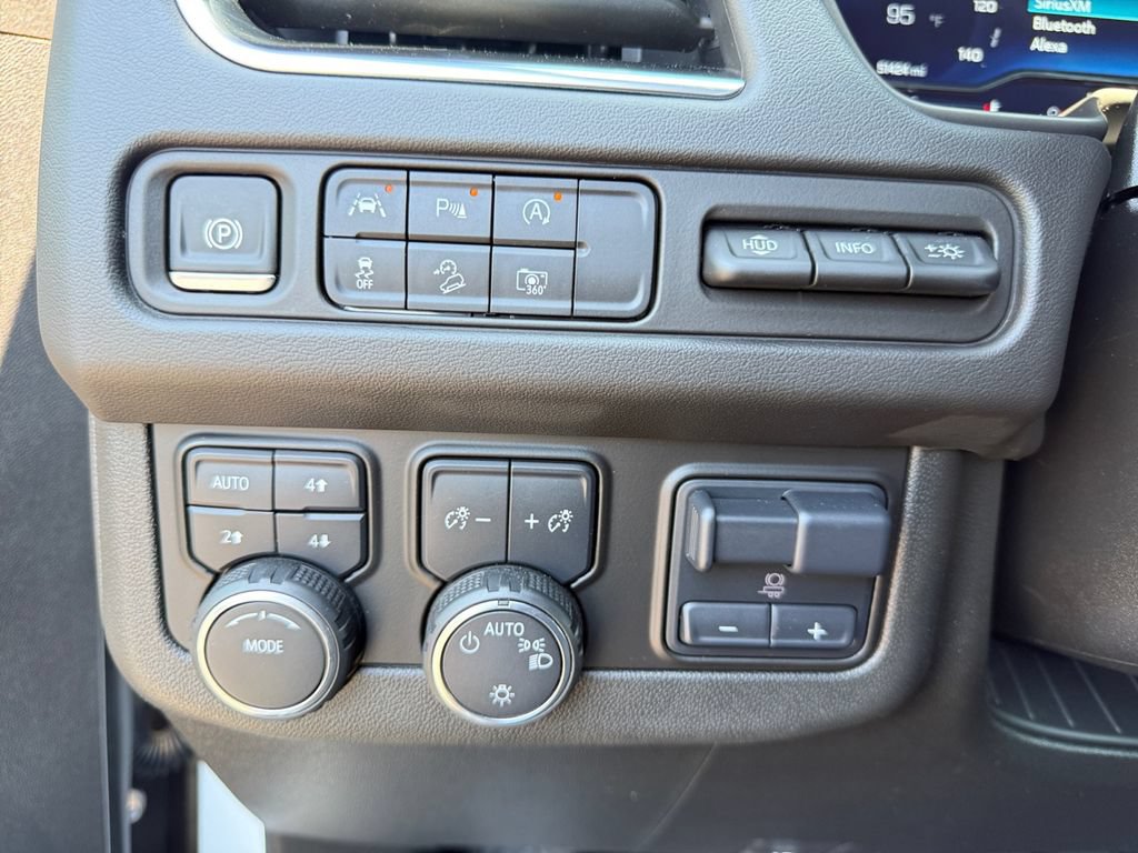 Used 2024 Chevrolet Suburban High Country w/ Premium Package AWD/4WD image 22