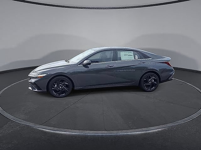 New 2026 Hyundai Elantra SEL Sport Premium FWD image 8