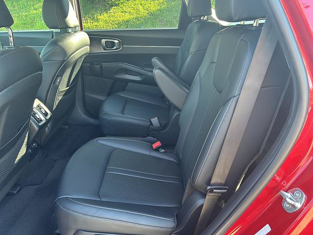 Used 2022 Kia Sorento S AWD/4WD image 16