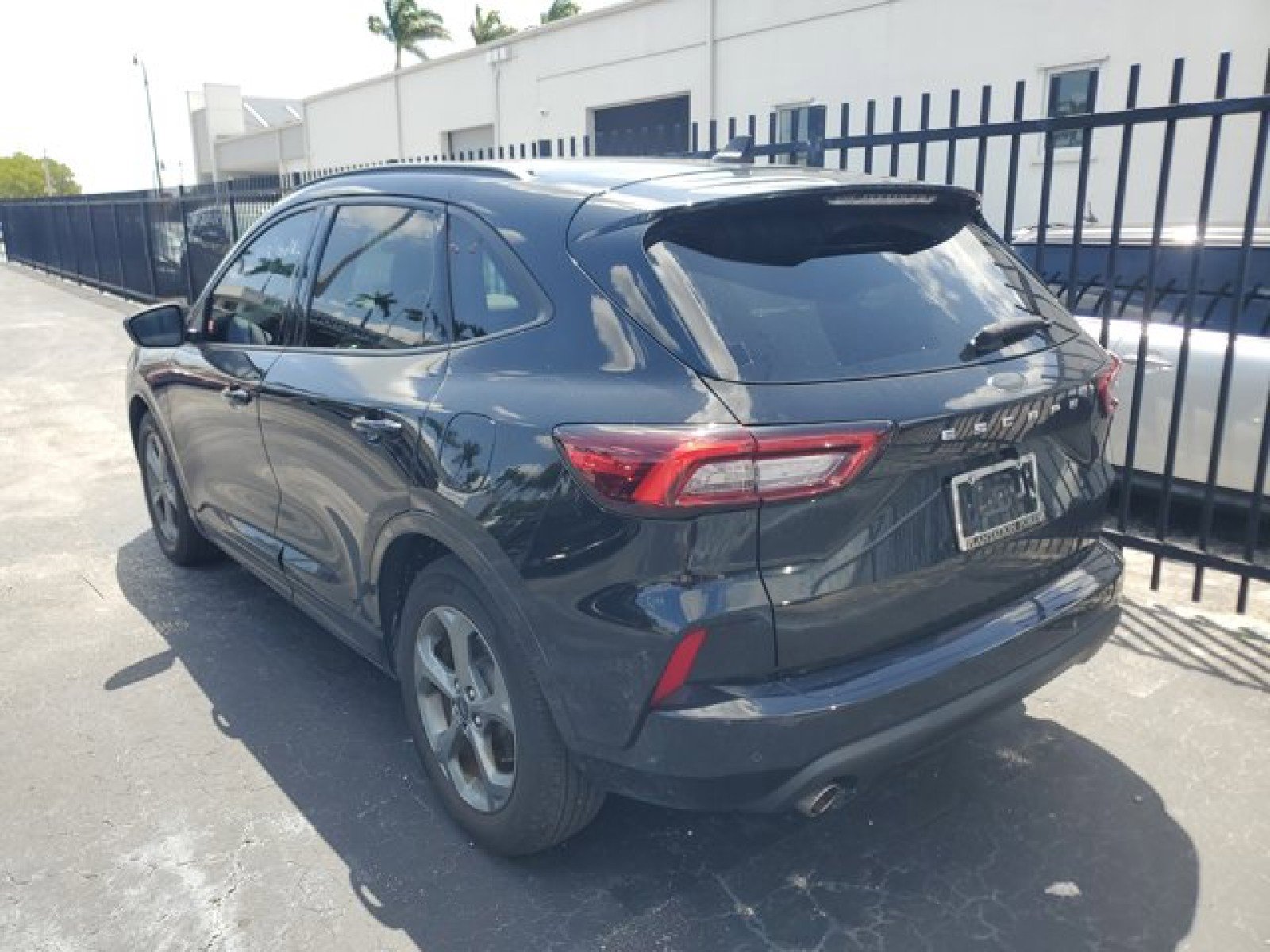 Used 2023 Ford Escape ST-Line w/ Tech Pack #1 FWD image 6
