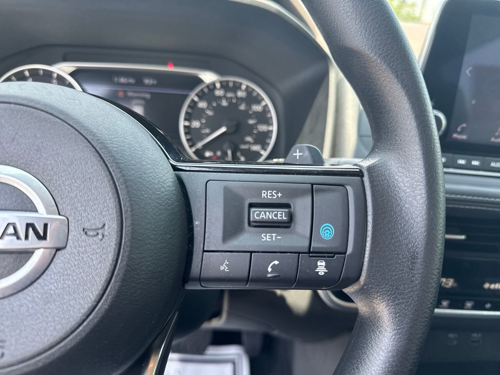 Used 2021 Nissan Rogue SV FWD image 17