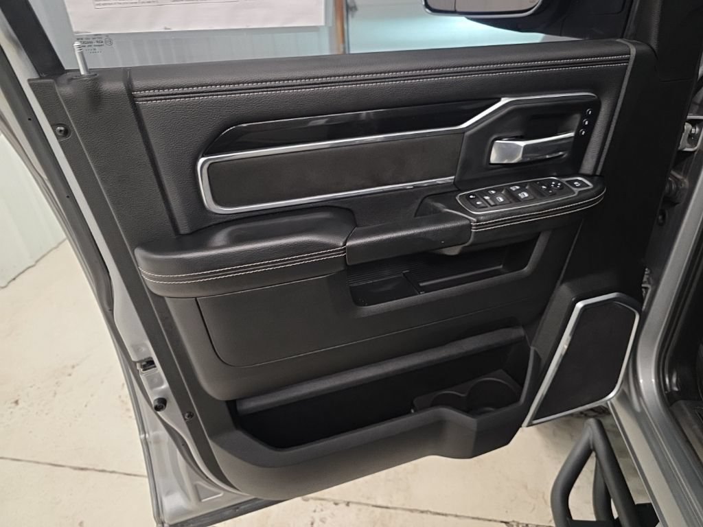 Used 2022 RAM 3500 Laramie AWD/4WD image 14
