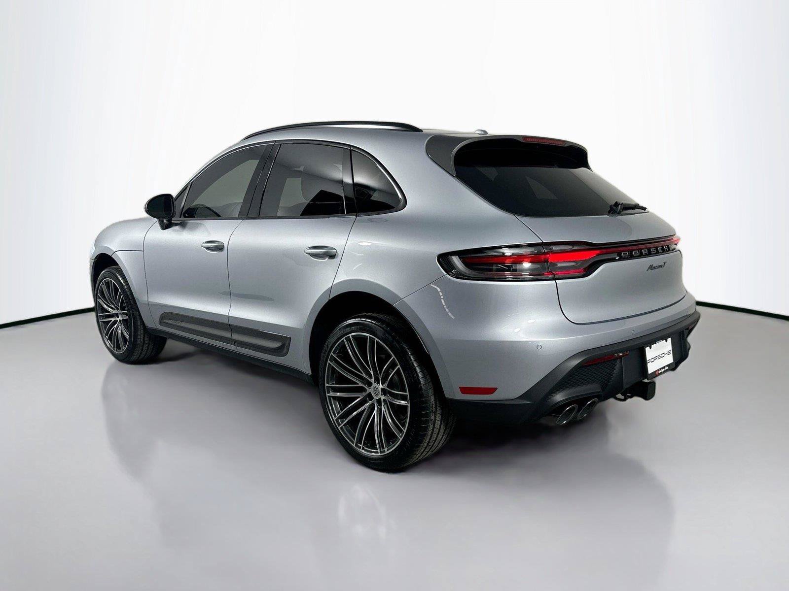 Used 2026 Porsche Macan Turbo AWD/4WD image 3