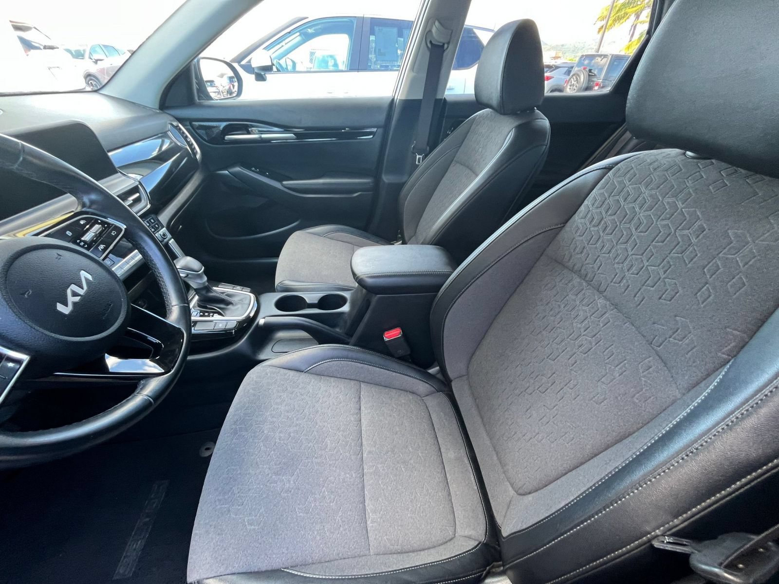 Used 2025 Kia Seltos S FWD image 26