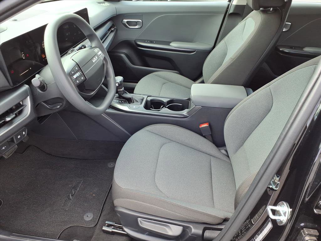 New 2025 Kia K4 LX image 10