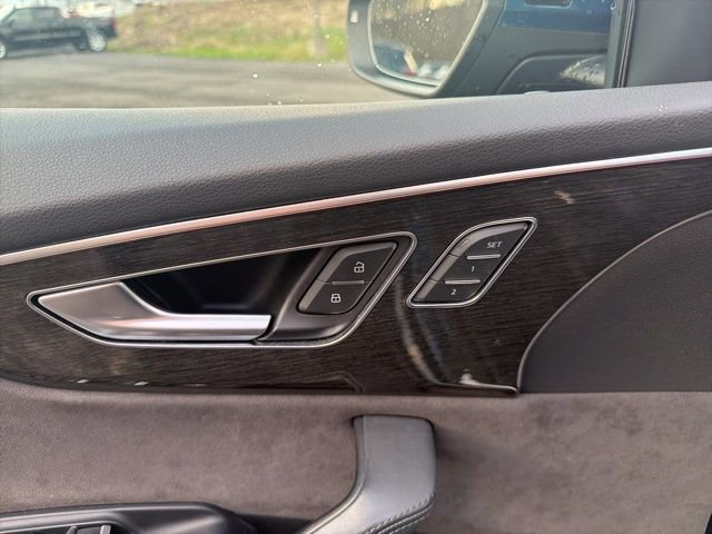 Used 2019 Audi Q8 Prestige image 10