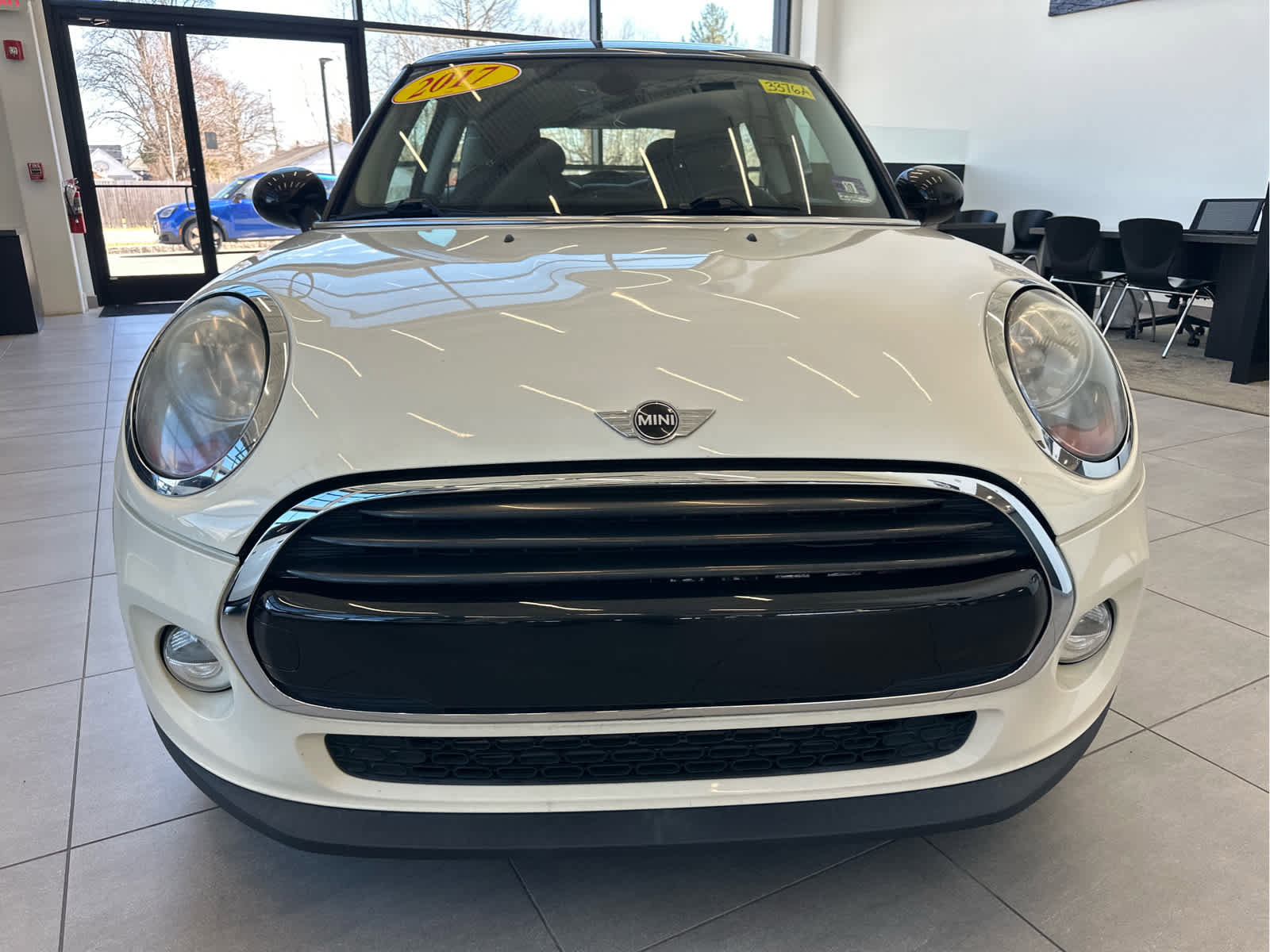 Used 2017 MINI Cooper 2-Door Hardtop image 9