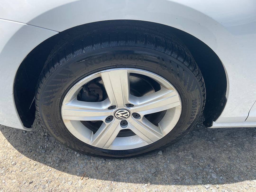 Used 2017 Volkswagen Golf SE FWD image 29