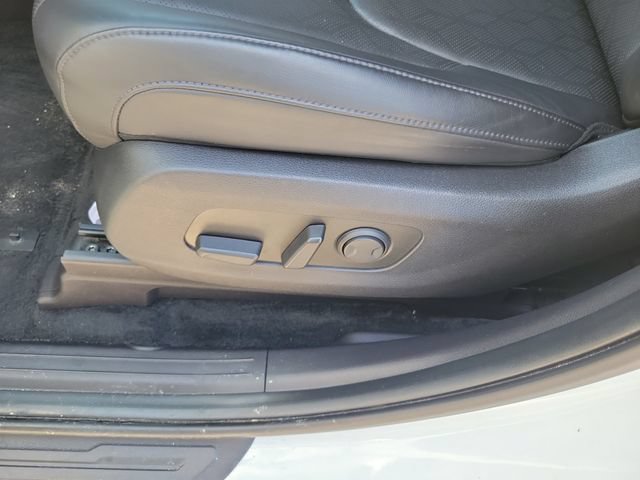 Used 2024 Kia Carnival LX FWD image 20