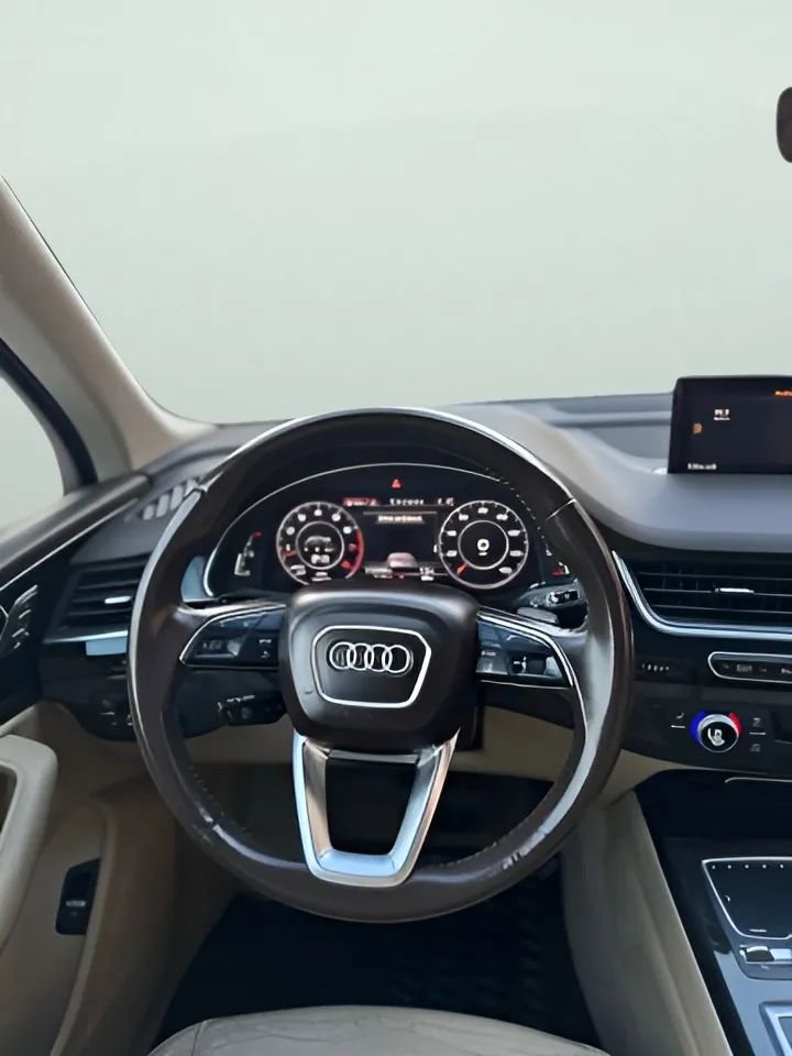 Used 2017 Audi Q7 3.0T Premium Plus w/ Premium Plus Package image 35