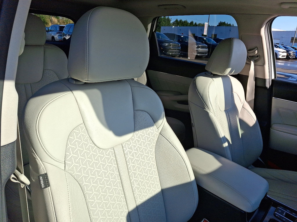 Used 2022 Kia Sorento SX Prestige w/ Panoramic Sunroof Package image 13