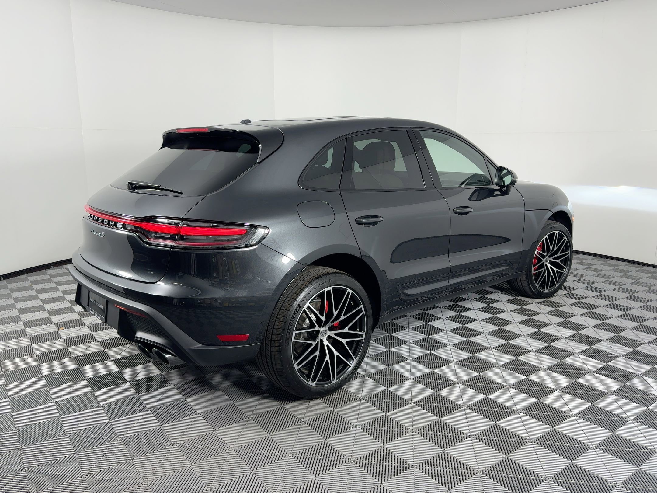 Used 2026 Porsche Macan S image 9