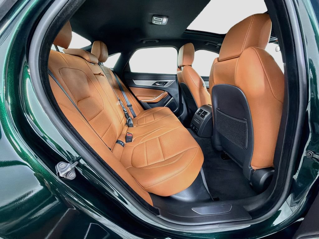 Used 2024 Jaguar XF R-Dynamic SE AWD/4WD image 30