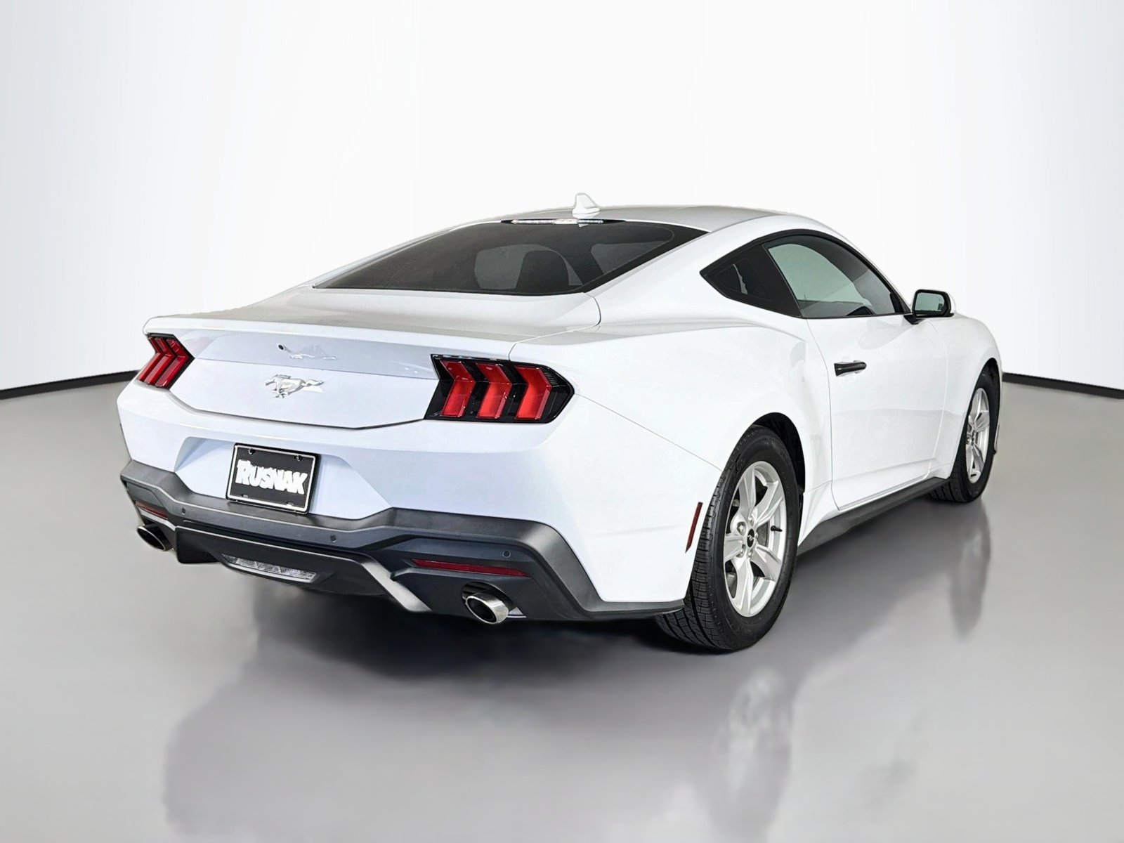 Used 2024 Ford Mustang Coupe RWD image 7