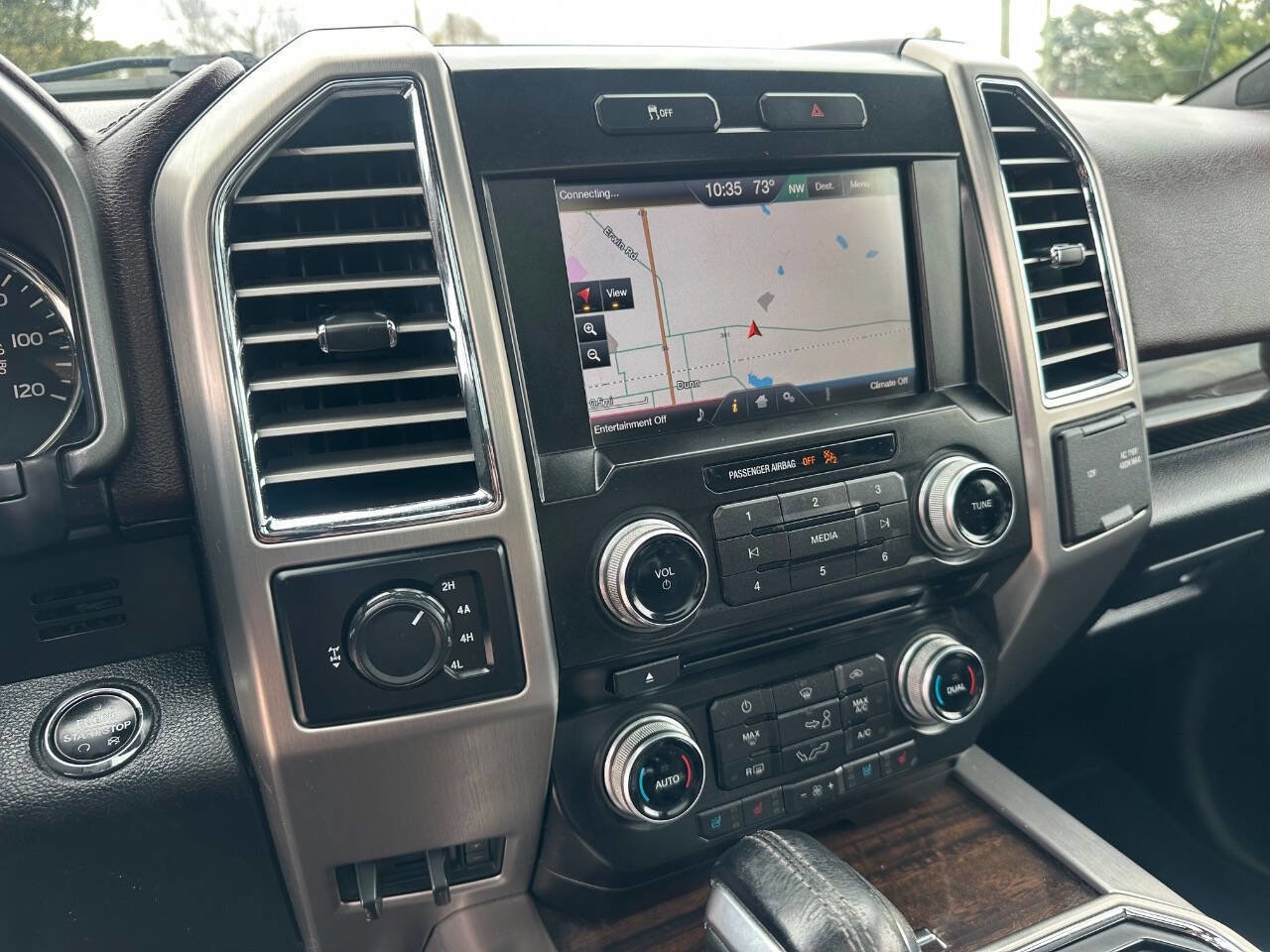 Used 2015 Ford F150 Platinum image 4