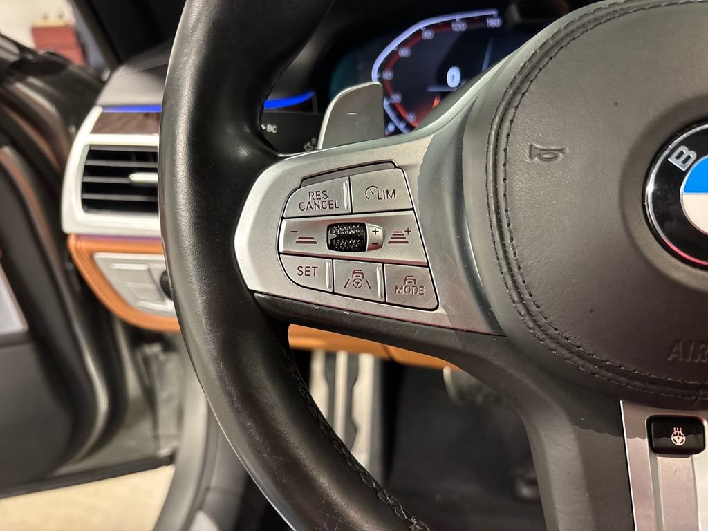 Used 2021 BMW 750i xDrive w/ Executive Package image 32