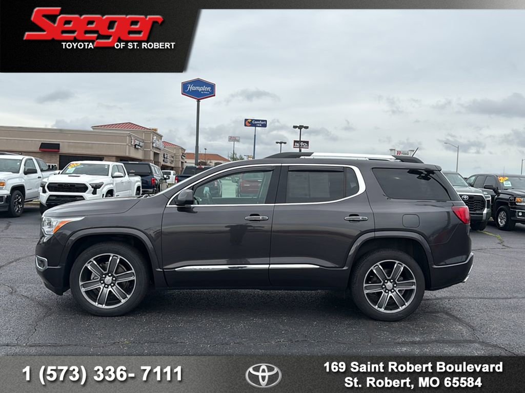 Used 2017 GMC Acadia Denali w/ Technology Package FWD image 4